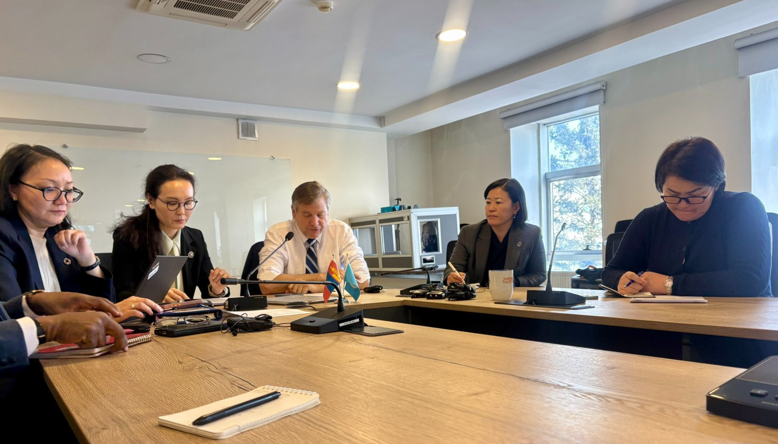 Хүмүүнлэгийн багиийн хуралдаанаар хамтран хэрэгжүүлэх арга хэмжээний механизмыг тодорхойллоо